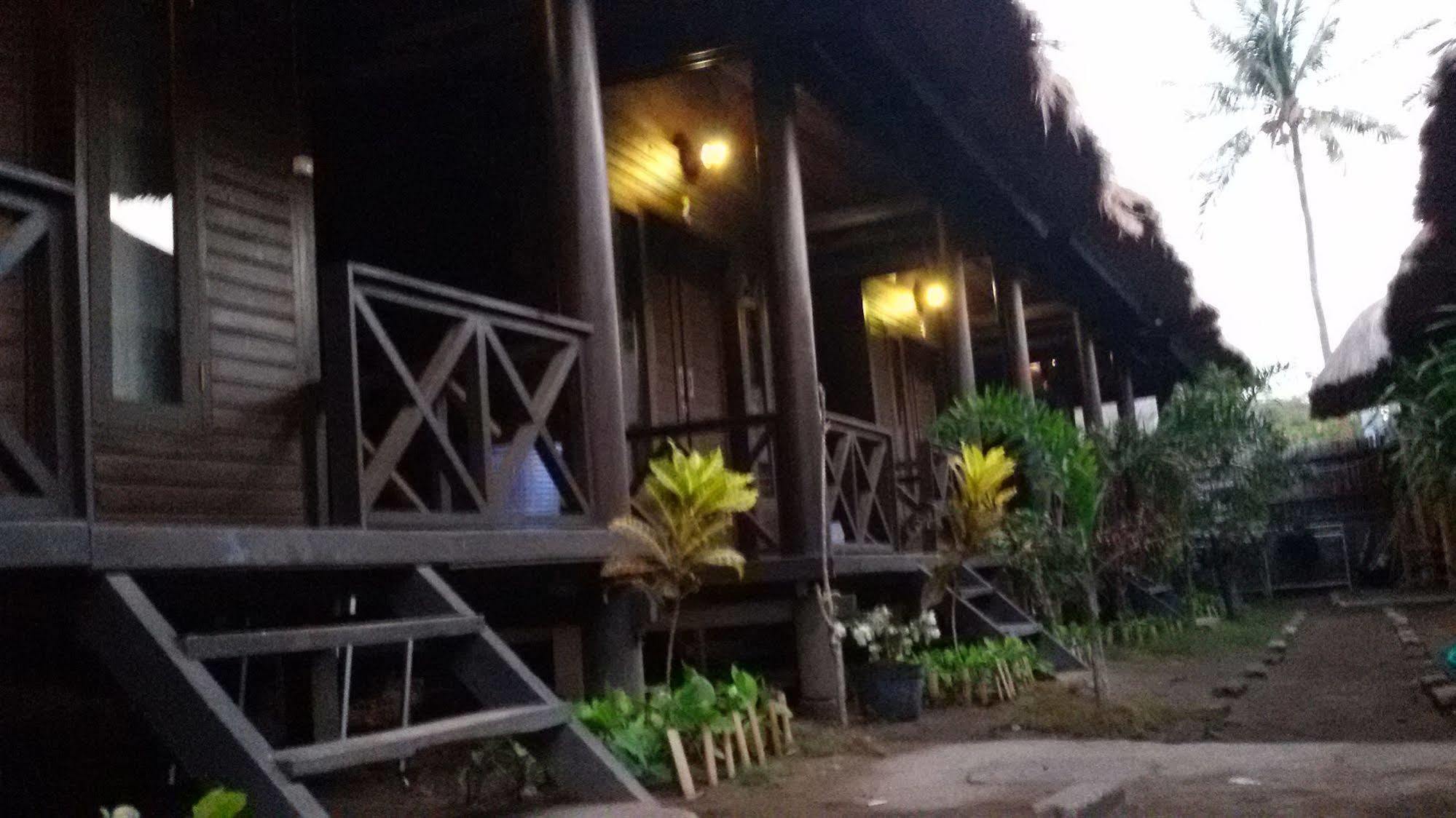 Mosaix Gili Bungalows Гили Траванган Экстерьер фото